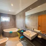 Beautiful 4-bedroom With Garden And Pool